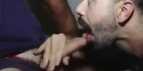 alla troia piace troppo il cazzouno non gli basta